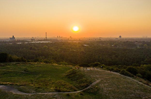 Вид на Берлин с горы Дракона